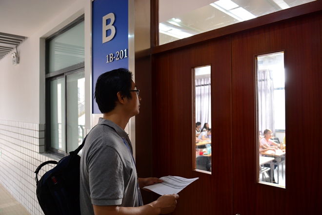 教学副院长根据教学计划进行“点课”