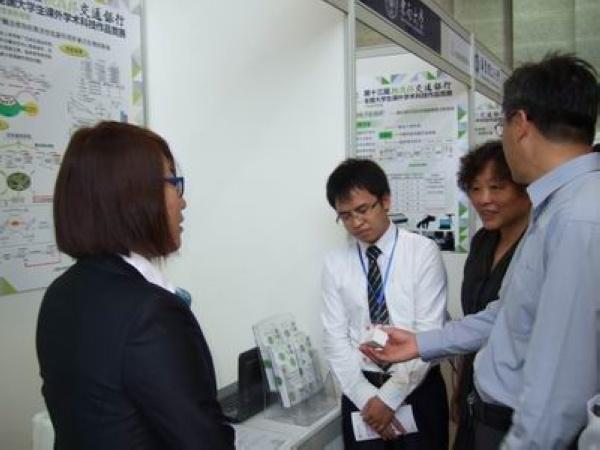 药学院二等奖团队展板