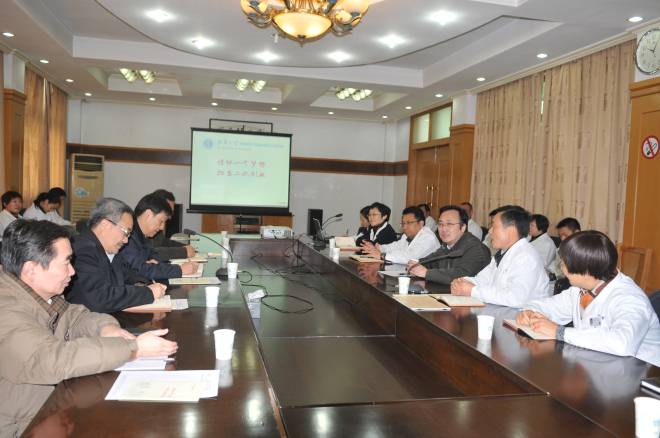 朱拓书记在附属医院调研座谈会现场
