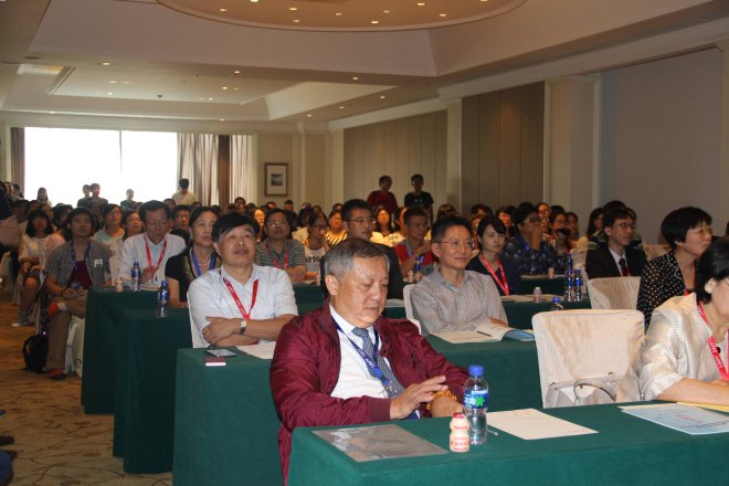 来自海峡两岸百余位专家教授和资深学者参会