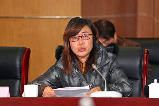 离退休党委书记陈霞雯同志发言