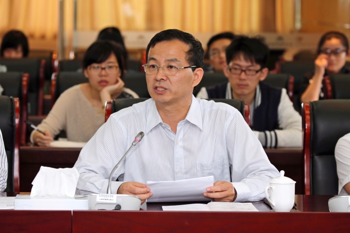 校长助理、人武部部长崔宝同对今年学生军训工作进行了部署
