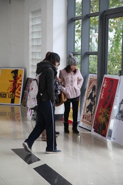 观展的同学们(一)