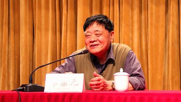 关工委李宗元老师为新生团支书作专题讲座
