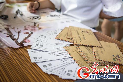 江南大学：学生手写百余份祝福寄给母亲