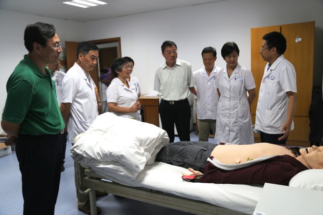 走访临床技能教学中心