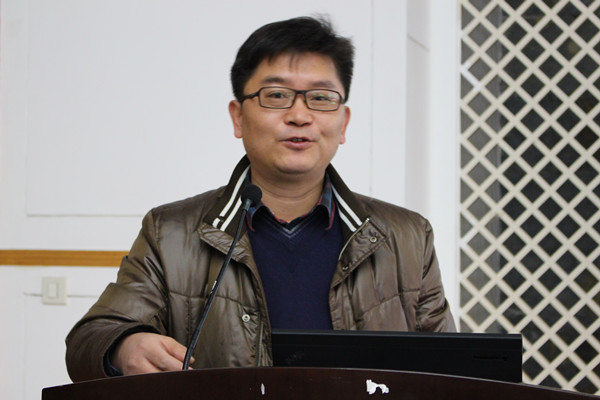 顾晓峰院长给予同学们专业指导