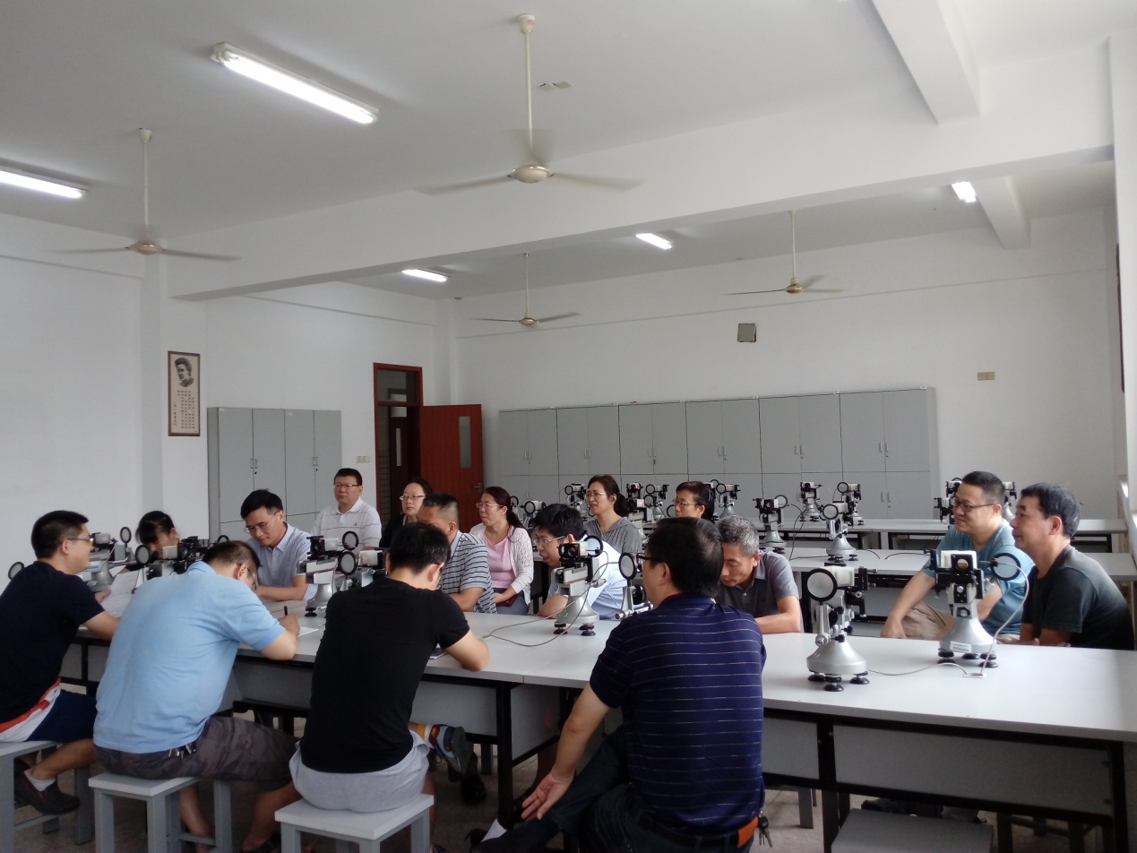 大学物理实验中心座谈会