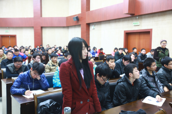 与物联学子互动