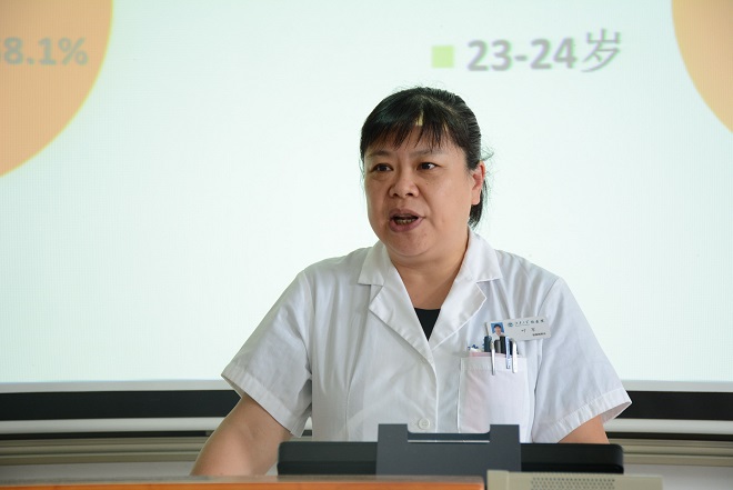 校医院叶院长介绍艾滋病防护知识