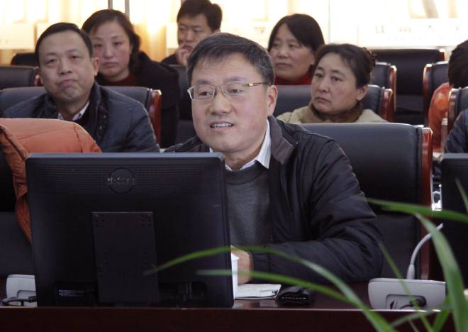 校党委书记武贵龙主持会议并讲话