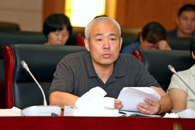 体育部党总支书记戴建明同志发言