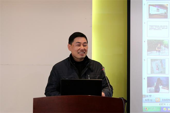 王小根教授在演讲