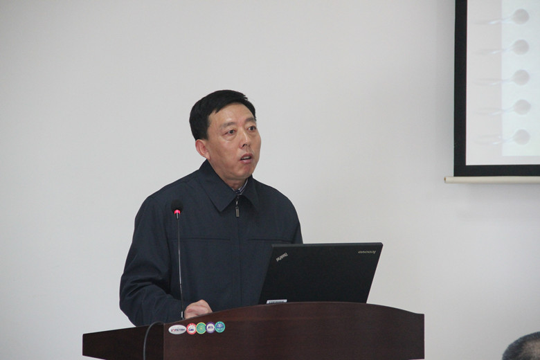马克思主义学院鞠连和老师上课风采