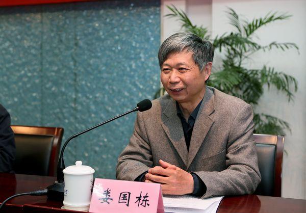 校关工委常务副主任娄国栋介绍2012年工作和2013年工作思路