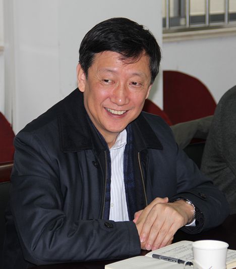 朱拓书记听取汇报并与马院老师开展交流