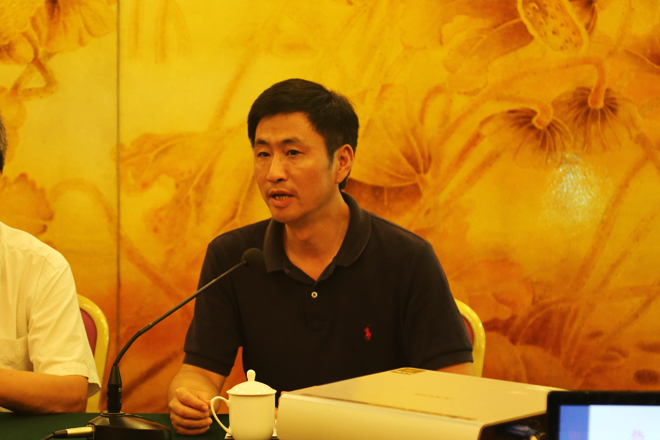 江南大学党委常委、组织部长主持开班仪式并作专题报告