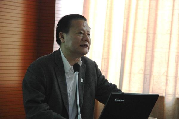 中国社会科学院经济研究所所长裴长洪研究员作分会场报告