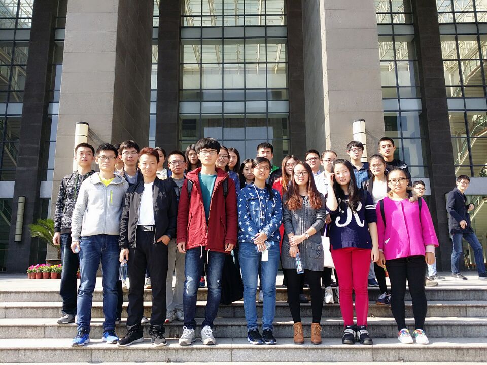 发展对象培训班学员合影