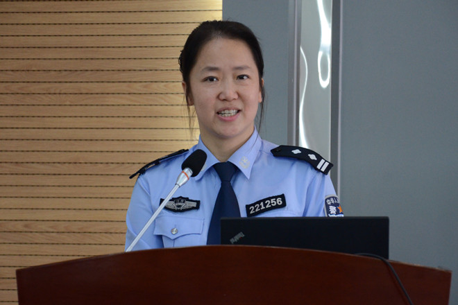 张泓飚警官做分享