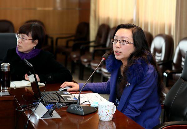 审计处副处长宋碧艳做《任期经济责任审计》的专题报告