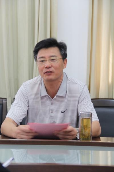 符惠明副书记作辅导报告