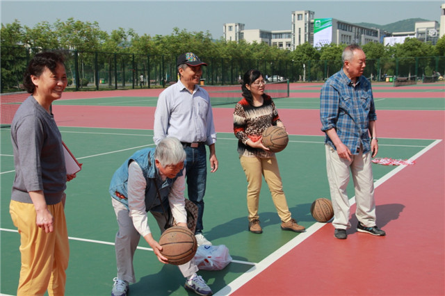 仿保龄球