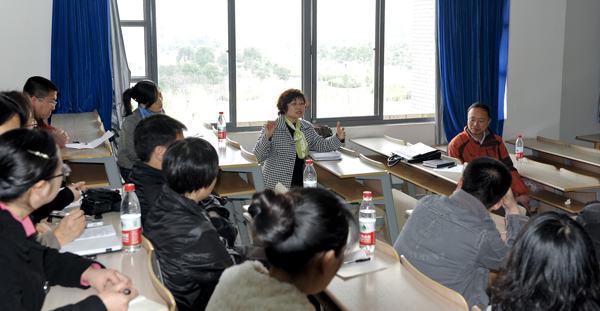邱丽颖教授与青年教师交流教学感悟