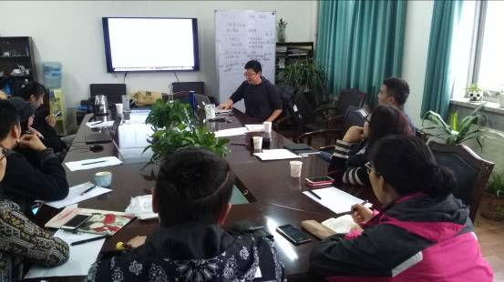 邓嵘老师与石河子大学文学艺术学院系部老师一起修订专业人才培养方案