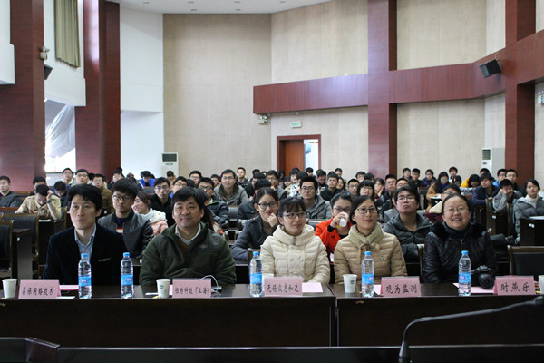 参加招聘会的各家公司