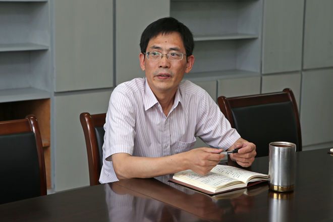 机关党委书记周建中做培训