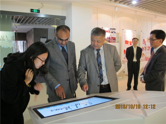 参观设计展厅