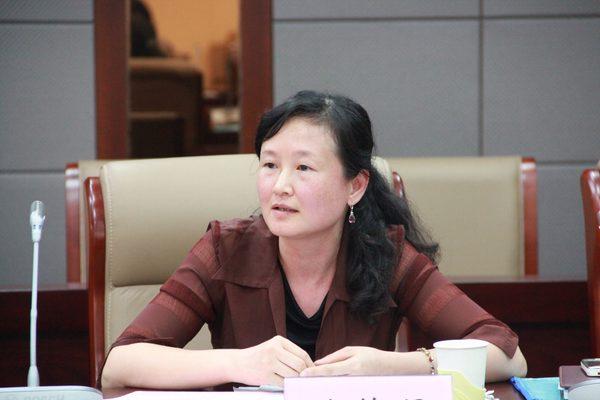 理学院党委书记陈敏娟发言