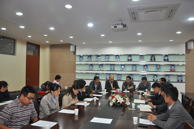支部组织生活会现场