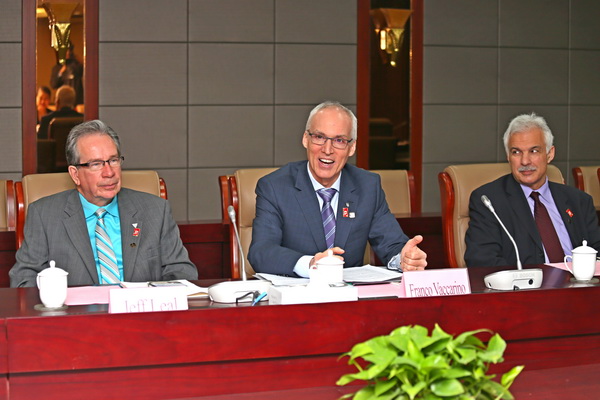 Franco J.Vaccarino校长致辞