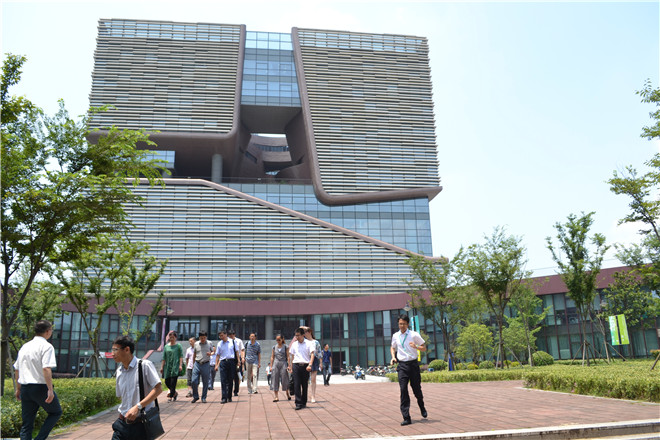 实地考察西交利物浦大学物业管理