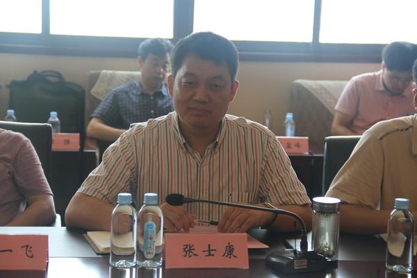 杭州茶叶研究院院长张士康介绍茶研究情况