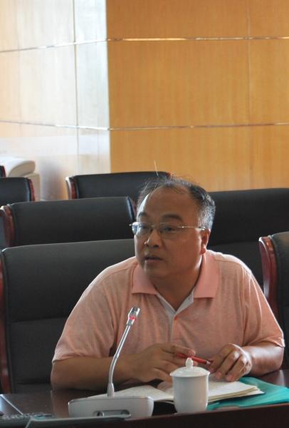 信息化中心主任沈叶忠发言