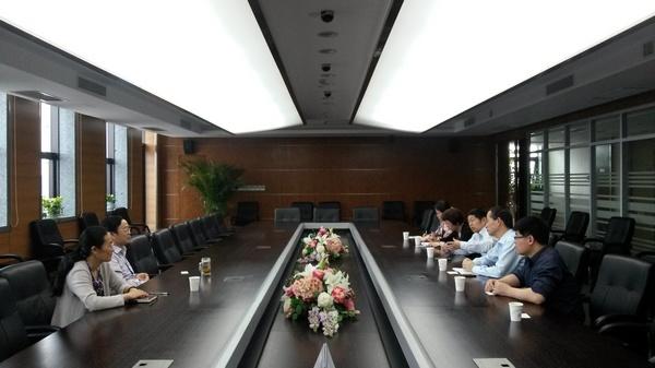 与校友企业负责人座谈交流