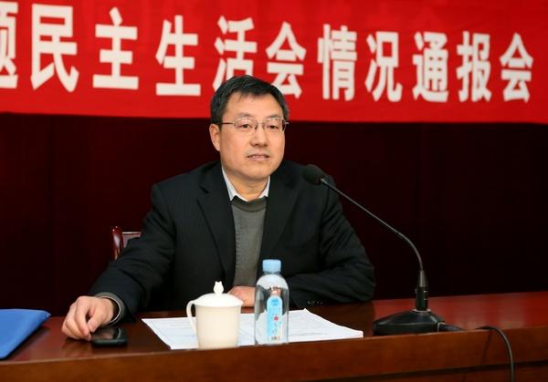 校党委书记武贵龙代表校领导班子作情况通报