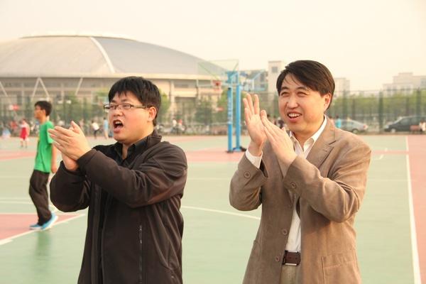 法学院女篮在2014年校篮球联赛中夺冠