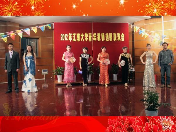 理学院选送的服装走秀