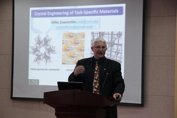 Michael John Zaworotko教授做学术讲座
