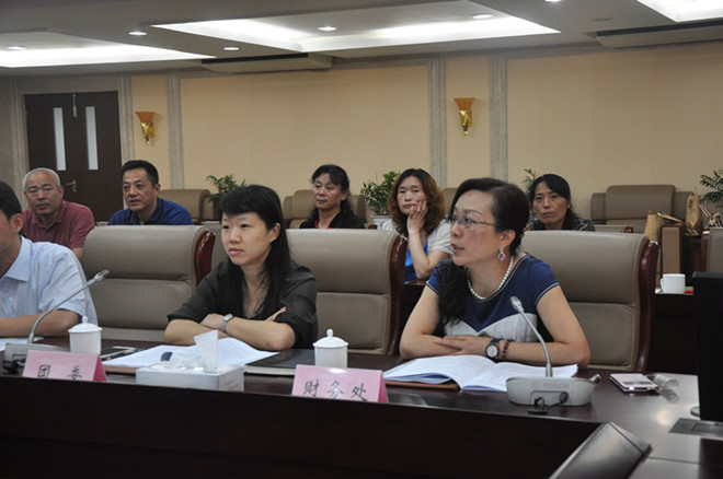 相关职能部门负责人答专家提问