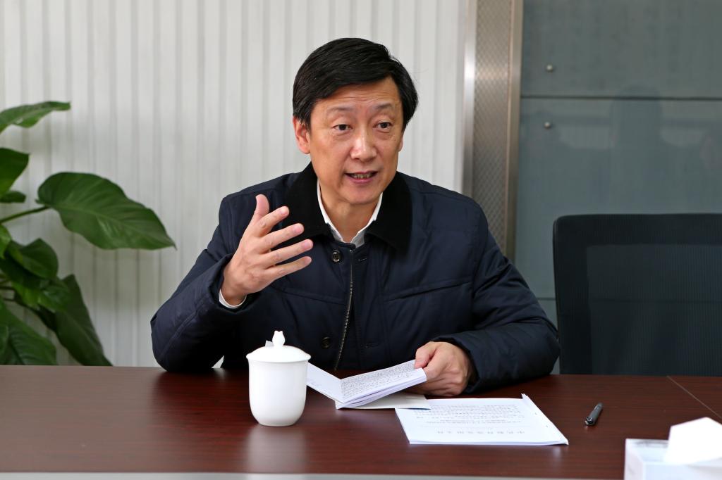 校党委书记朱拓发言