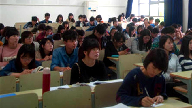 同学们认真记录