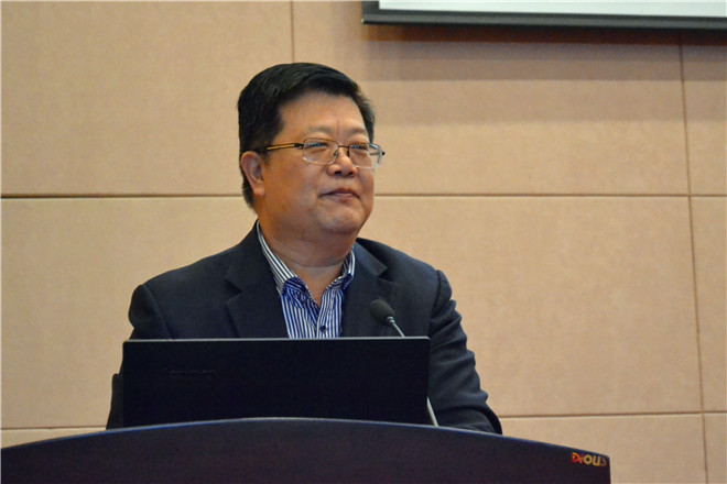 中国人民银行无锡市中心支行副行长张先忧代表人民银行无锡市中心支行致辞