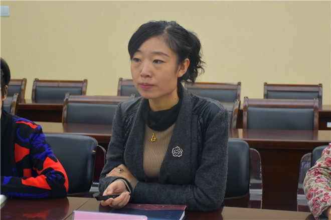 商学院党委副书记、副院长窦新华介绍了学院学生工作情况