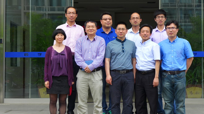 与南京林业大学专家领导合影
