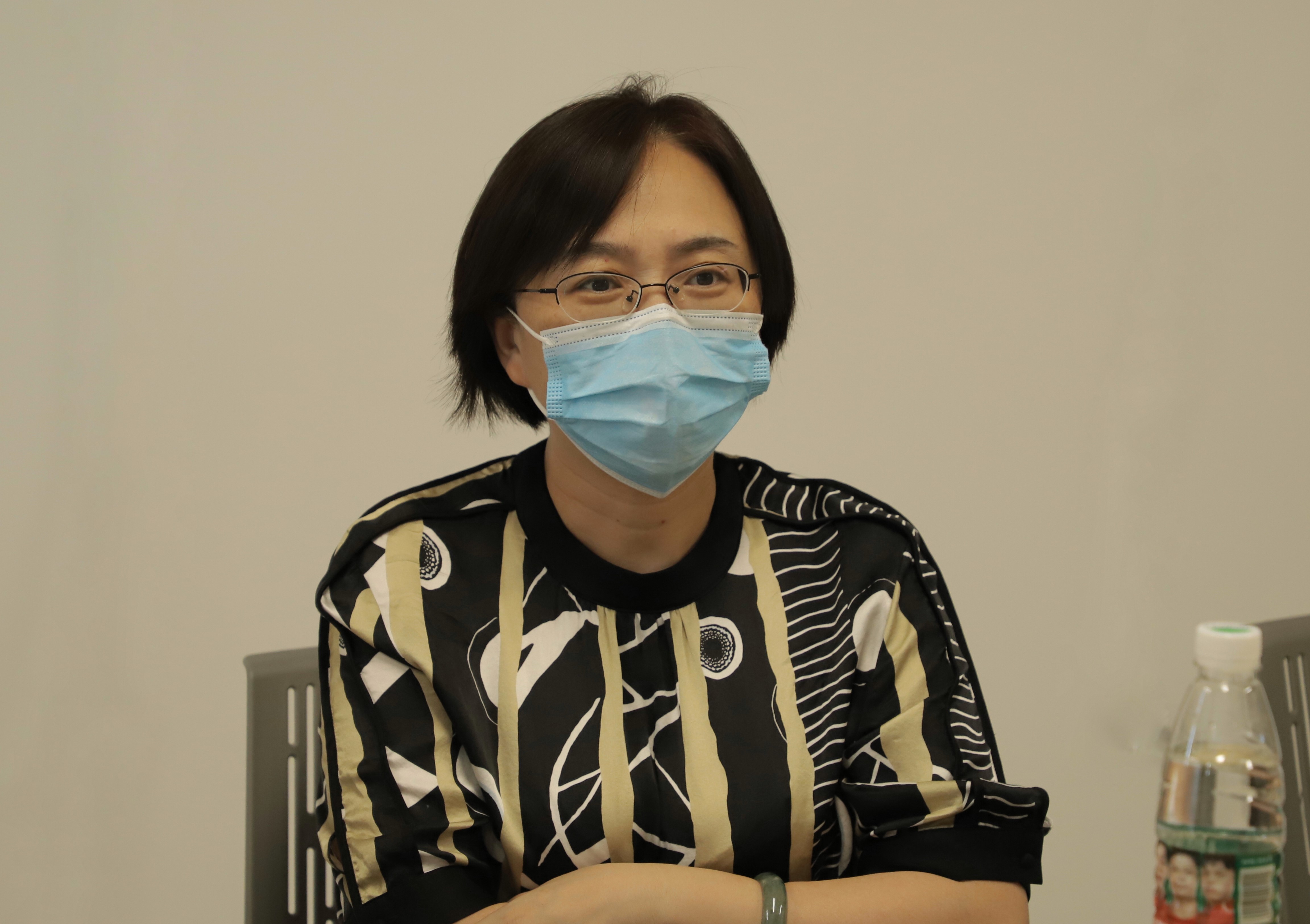 医学院党委书记向琪与实习学生沟通交流